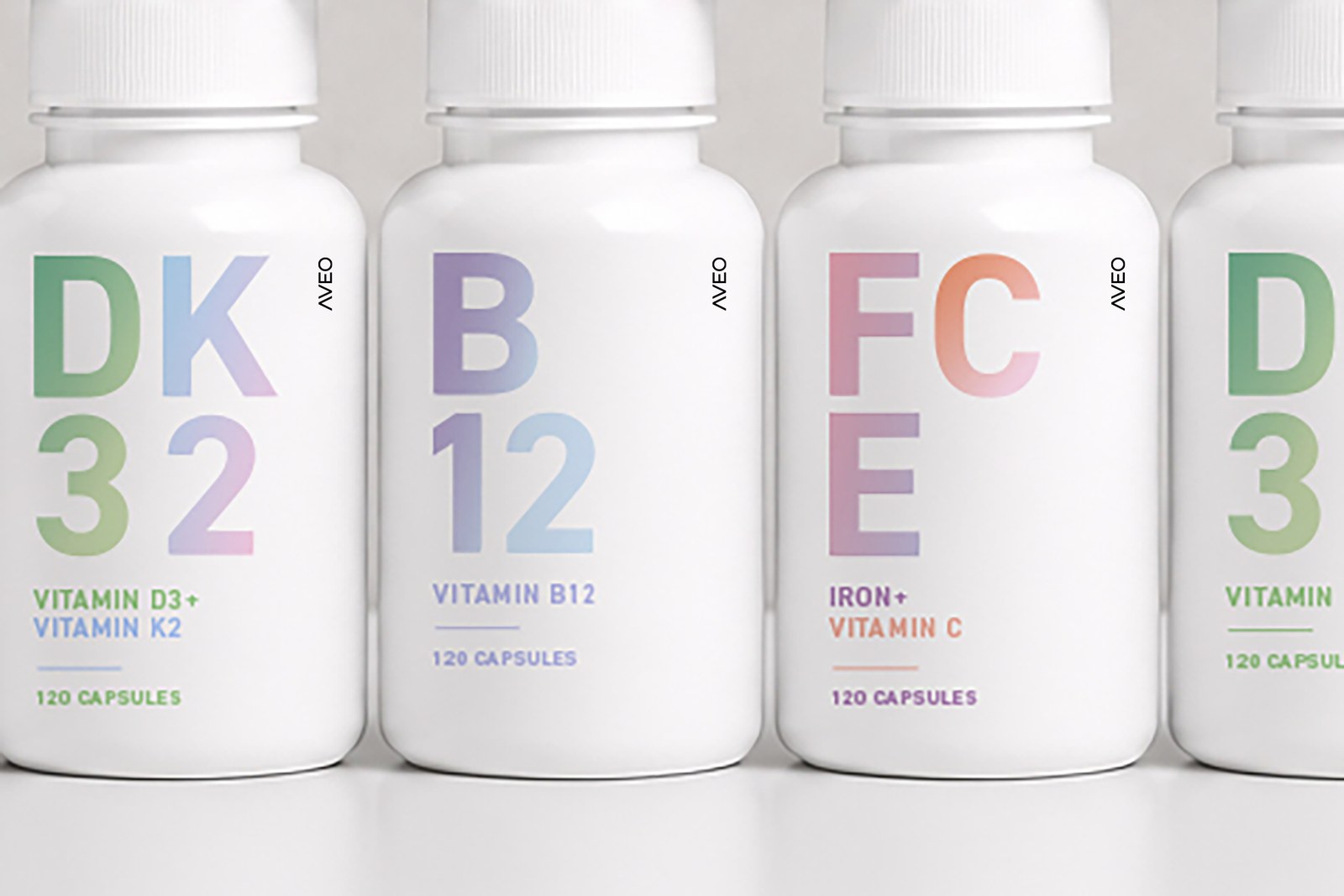 DK32 B12 FCE D3 bottle detail